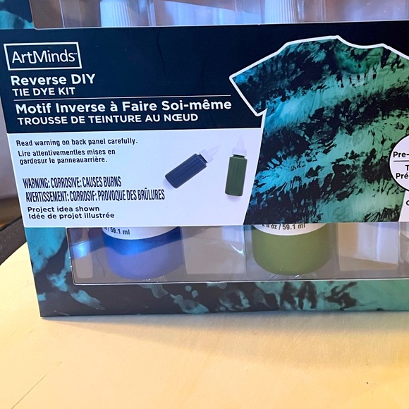 Tie-Dye Bundles and Tie-dye spray! - Picture 3 of 7